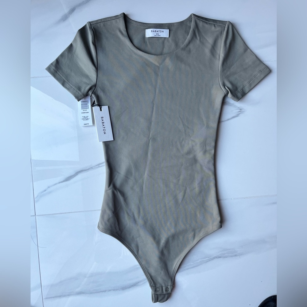 *BRAND NEW* Aritzia Babaton Contour Crew Shortsleeve Bodysuit